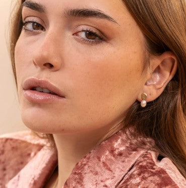 Boucles d'oreilles or martelées avec perle - arloca