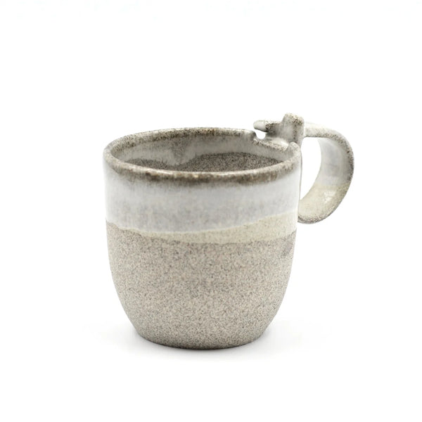 Grande tasse en céramique.