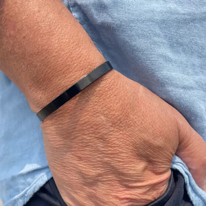 Bracelet manchette noir pour hommes Paros.