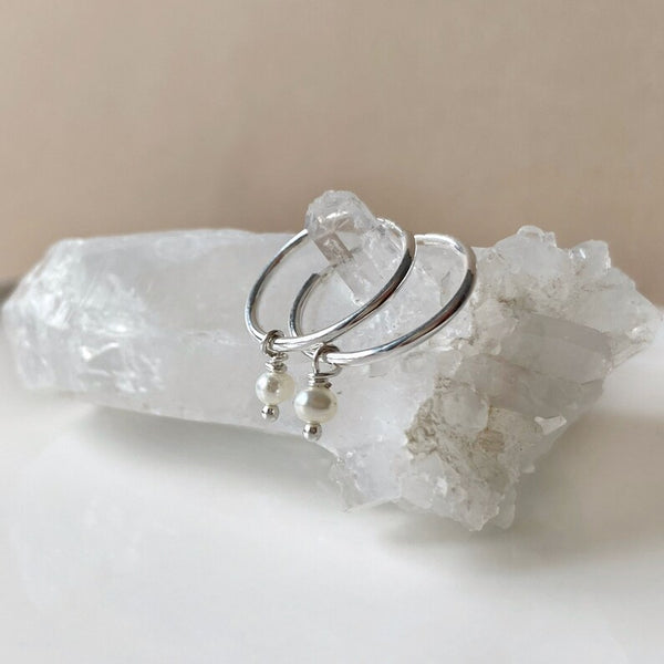 Boucles d'oreilles cercle argent et mini perle - arloca