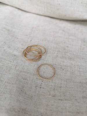 Anillo de cuerda de oro