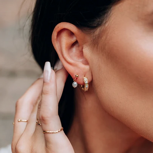 Boucles d'oreilles Cruz plaqué or 24K.