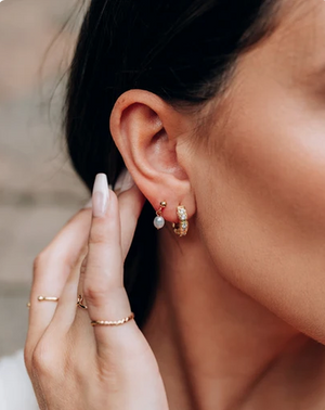 Boucles d'oreilles Cruz plaqué or 24K.