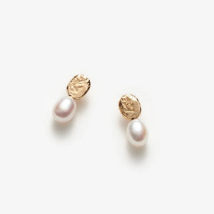 Boucles d'oreilles or martelées avec perle - arloca