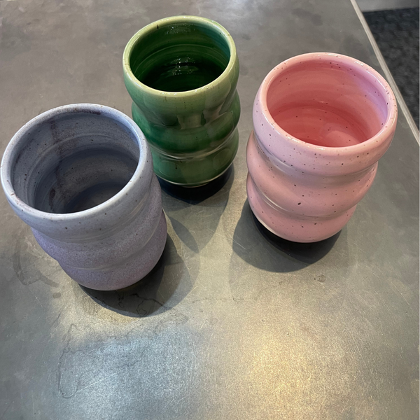 Gobelet ondulé en céramique