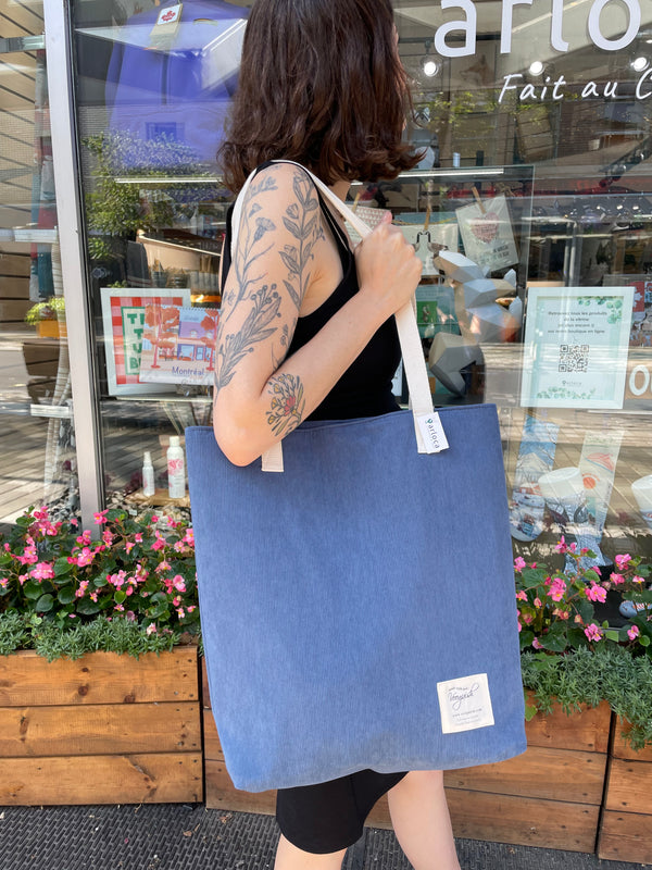 Le sac tote velour cotelé