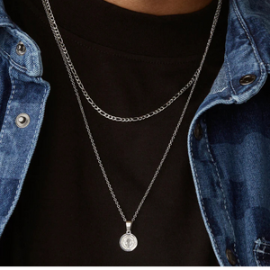 Collier sicilien en argent pour homme.