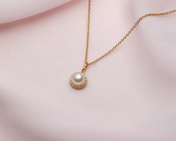 Collier Minimaliste doré avec perle blanche - arloca